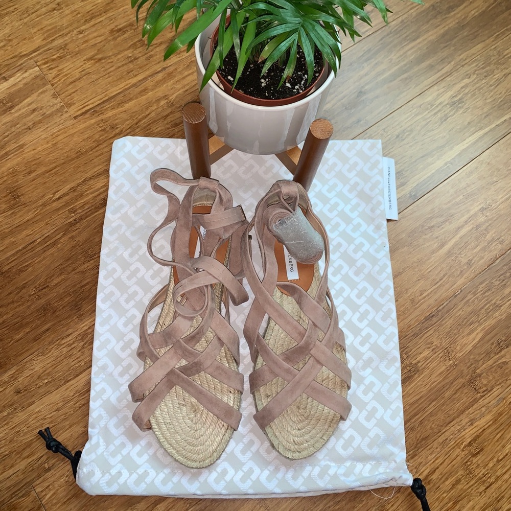 Shoes - Picture 2 of 6